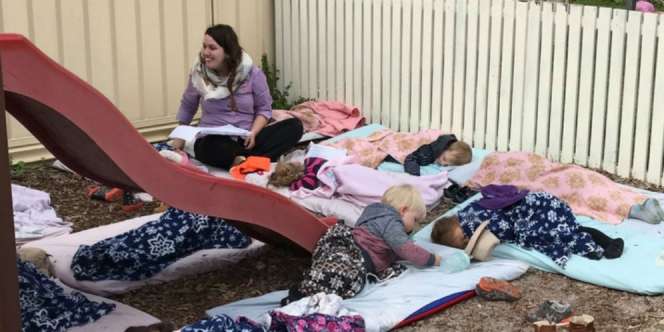 Anak-anak di Daycare Ini Tidur di Luar, Ternyata...