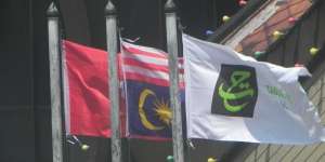 Meme Balasan 'Malaysia Terbalik' Bertebaran di Lini Masa