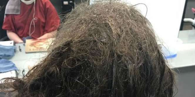 Cerita Sedih Pegawai Salon Tangani Rambut Remaja Depresi