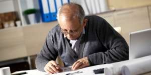 Manusia Masih Sanggup Bekerja Meski Sudah Umur 105 Tahun?