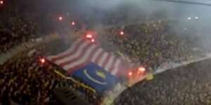 Saat Malaysia Bentangkan Bendera Sendiri dengan Terbalik