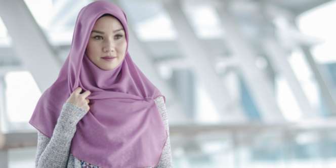Gaya Jilbab Cantik Penutup Dada yang Mudah Ditiru