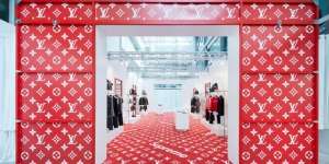 Lagi, Antrean Membludak Demi Rebutan Barang Bermerek