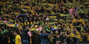 Geger Suporter Malaysia Hina Singapura