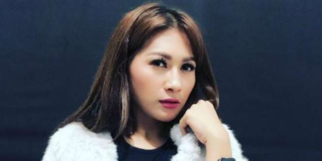 Tata Janeeta Beli Cilok Buat Maia Estianty, Buatan Mulan?