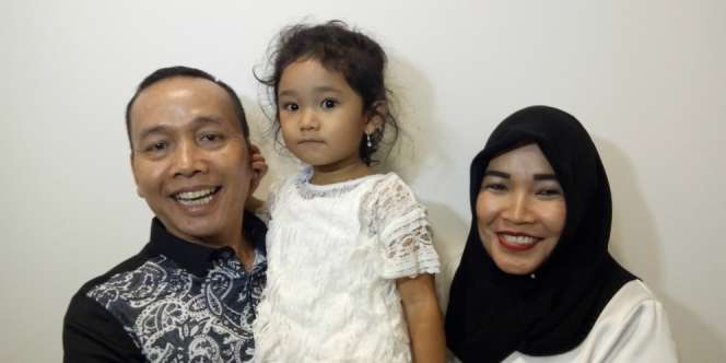 Perlakukan Ibu Ayu Ting Ting ke Ayah Rozak Bikin Geleng Kepala