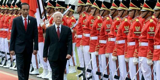 Terima Partai Sosialis Vietnam, Jokowi Malah Dikritik....