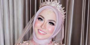 Koleksi Tas Mahal Hijaber Medina Zein, Adik Ipar Ayu Azhari