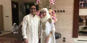 Mengenal Istri Andre Taulany, Calon Bu Haji Muda yang Anggun 