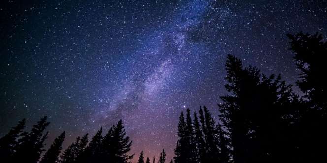 Penjelasan Mengapa Langit Malam Selalu Gelap