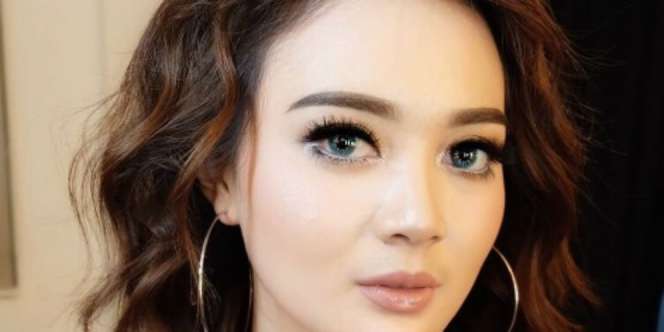Geger! Pedangdut Cantik Ini Bikin Video 'Mesum'