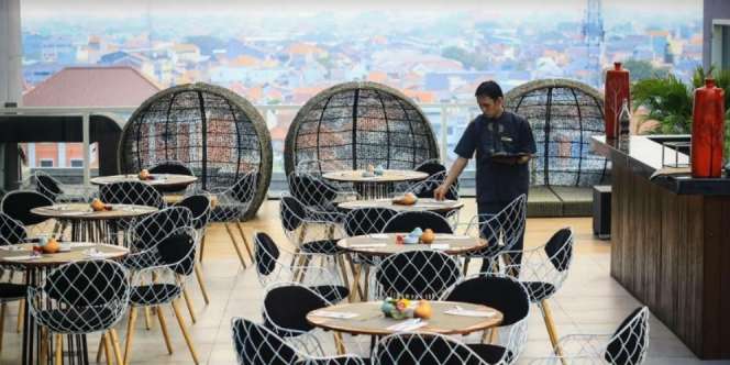 Klasik, Modern & 'Homey', Yuk Kongkow di Sky Lounge Hotel Ini!