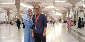 Tengok Gaya 3 Pesohor Cantik Saat Tunaikan Ibadah Haji