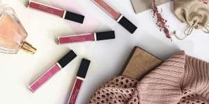 10 Urutan Bermakeup yang Benar dan Wajib Kamu Tahu