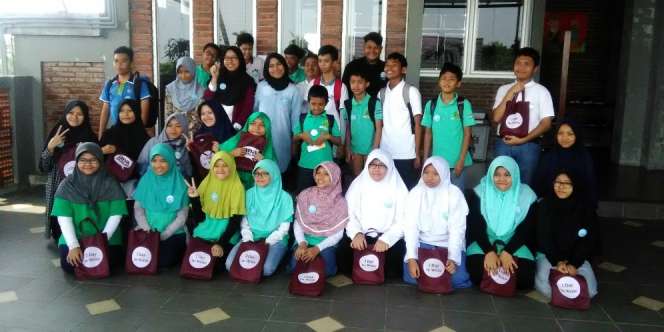 ODTW: Sebarkan Virus 'Fanfiction Fever' ke Murid SMP