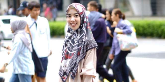 Fitri Aulia: Outfit Nyaman untuk Berjalan Kaki Saat Traveling
