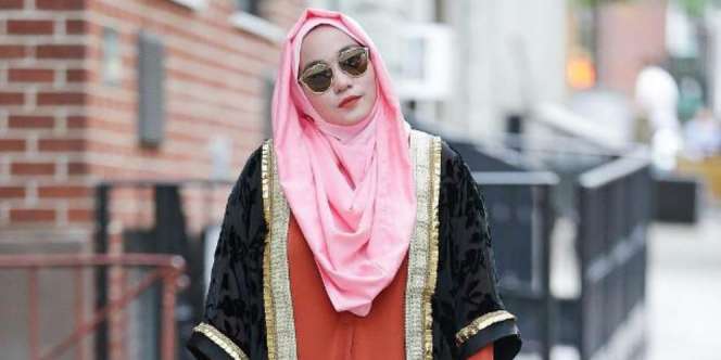 Inikah Alasan di Balik Anniesa Hasibuan Pamer Barang Mewah?