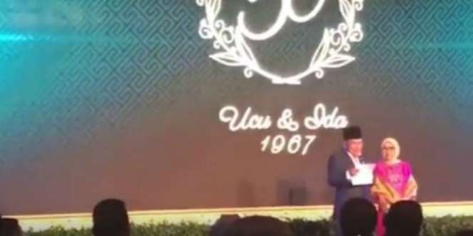 Romantis, Isi Puisi Cinta Wapres JK untuk Sang Istri