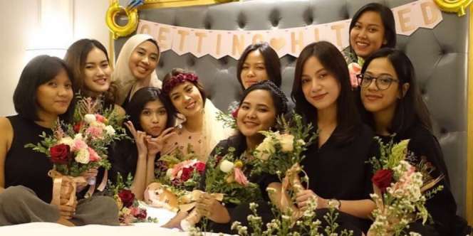 Lihat! Kejutan Pesta Lajang Raisa Andriana