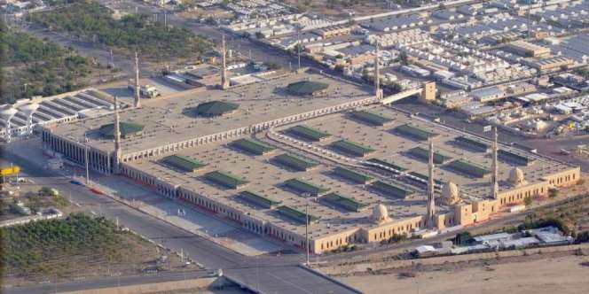 Inilah Keunikan Masjid Namirah yang 'Terbelah' di Arafah