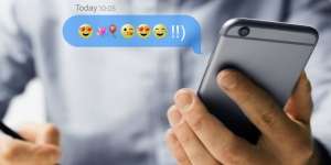 Sst, Jangan Kirim Emoji Ini, Bisa Membunuh Karier!