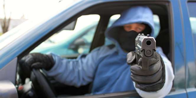 Aksi Koboi, Mobil Avanza Ditembaki di Jalan Layang Arah TVRI