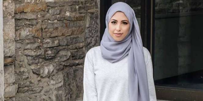 Warna Jilbab yang Cocok Dipadukan dengan Busana Monokrom