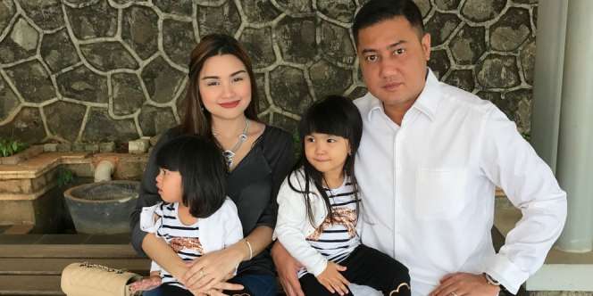 Siapa Sangka! Artis Muda Ini Sudah Punya 3 Anak