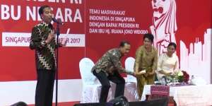 Begini Gelisahnya Ibu Iriana Lihat Rambut Jokowi Berantakan