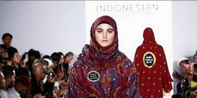 Dua Desainer Hijab Indonesia Guncang Hari Pertama NYFW 2018
