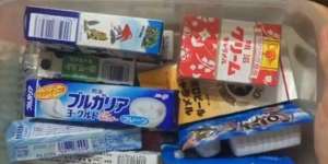 Nangis! Kisah Nenek Simpan Cemilan Selama 20 Tahun Buat Cucu