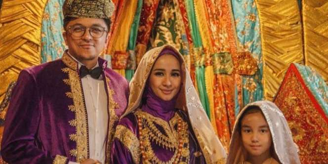 Momen Berat Engku Emran Kenalkan Laudya Bella ke Putrinya