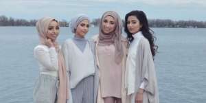 6 Rahasia untuk Membuat Hijabers Terlihat Lebih Tinggi 