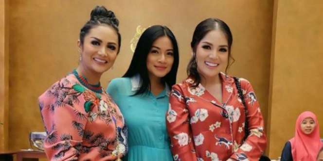 Inilah Piama Nindy Ayunda yang Ngetren tapi Dicibir Warganet