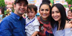 Baju Nagita di Ultah Putri KD Ramai Dibicarakan, Ada Apa?