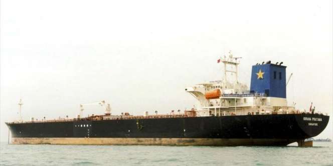 Detik-detik Kapal Tanker Indonesia Tabrakan di Singapura