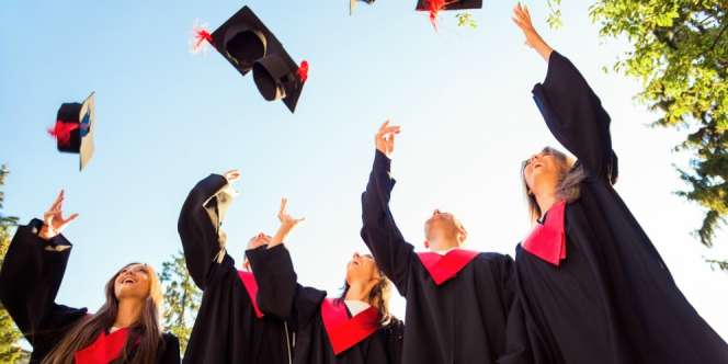 Lulu Khodijah: Selain Bunga, Ini 4 Kado Buat Hadiah Wisuda