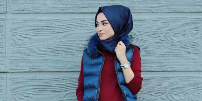 Begini Cara Pakai Jilbab Sutra Supaya Nyaman Seharian 