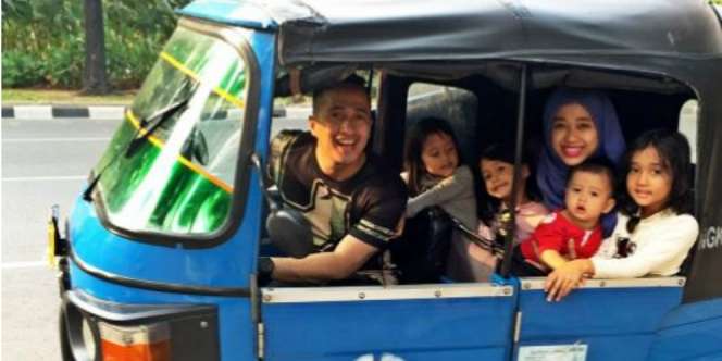 Irfan Hakim Terharu Diberi Uang Oleh Anak-anaknya