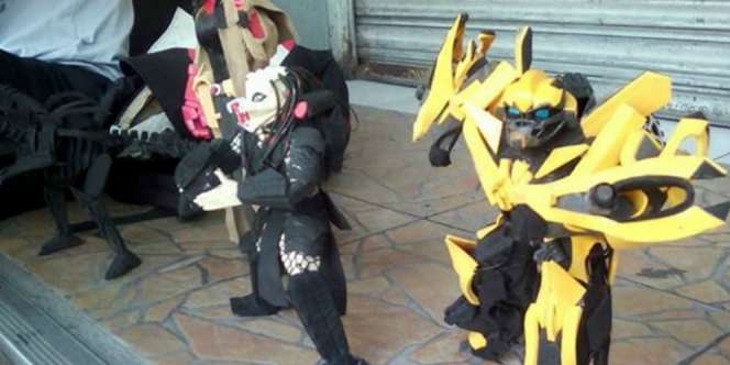 Keren! Limbah Sendal Jepit Diubah Jadi Action Figure