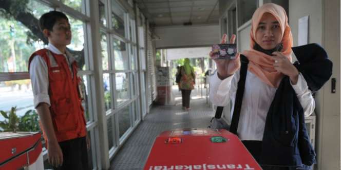 Resmi! Pungutan Biaya Top Up E-Money Maksimal Rp1.500