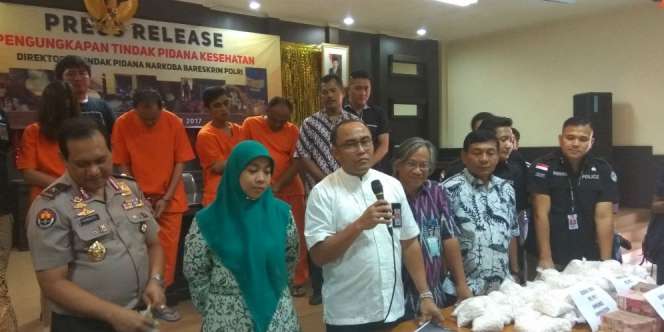 Astaga! Pabrik di Cimahi Bisa Buat 8 Juta Obat PCC Siap Edar