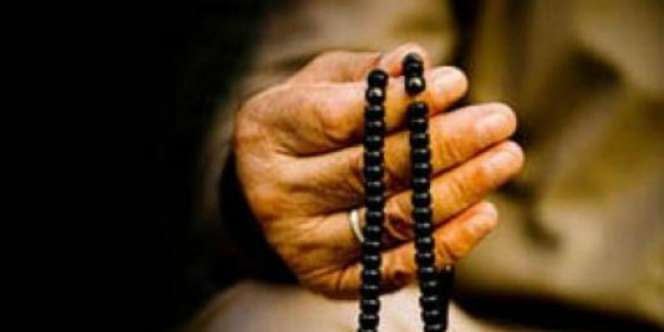 Sering Berzikir tapi Hati Selalu Lalai, Ini Kata Ulama