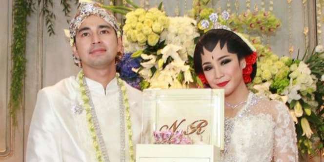 5 Artis yang Cantik Memukau Kenakan Baju Pengantin Tradisional