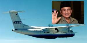 BJ Habibie Galang Dana untuk Produksi Pesawat R80