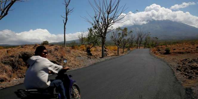 Malam Terjadi Dua Kali Saat Erupsi Gunung Agung 1963