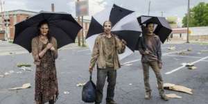 Kamu Pasti Ngakak Lihat Momen Jeda Syuting Film Hollywood Ini