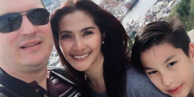 Deretan Artis yang Dinikahi Pria Asing dan Tajir