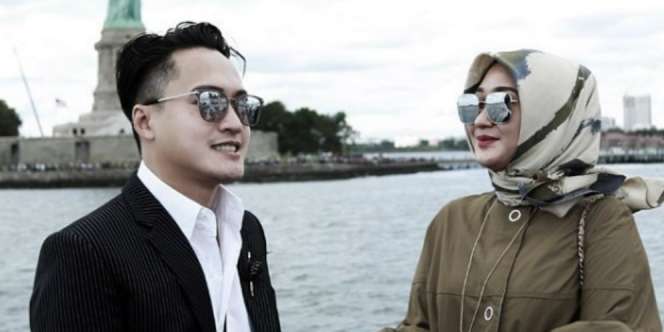 Mau Beli Baju? Tahan Dulu, Ini Prediksi Baju yang Bakal Hits