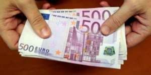 Uang Kertas Jadi Tisu Toilet, Pria Ini Diringkus Polisi